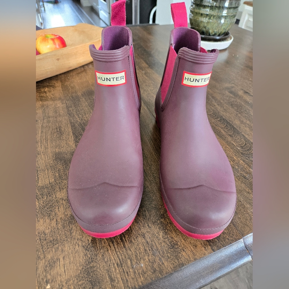 Hunter Chelsea Women's Purple Rain Boots